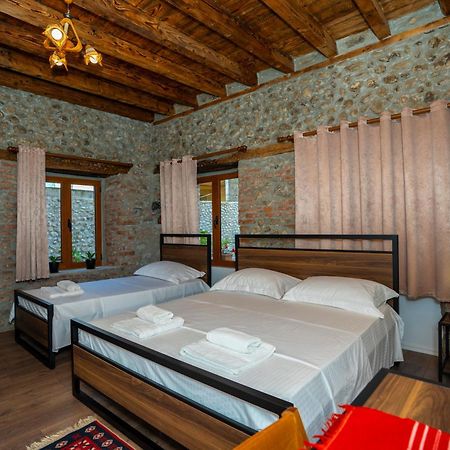 Intown Guesthouse Shkodra Exterior foto
