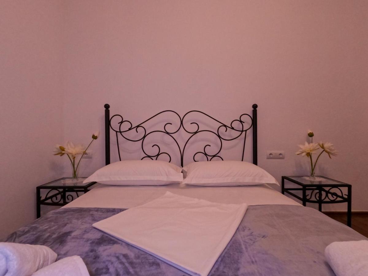 Intown Guesthouse Shkodra Exterior foto