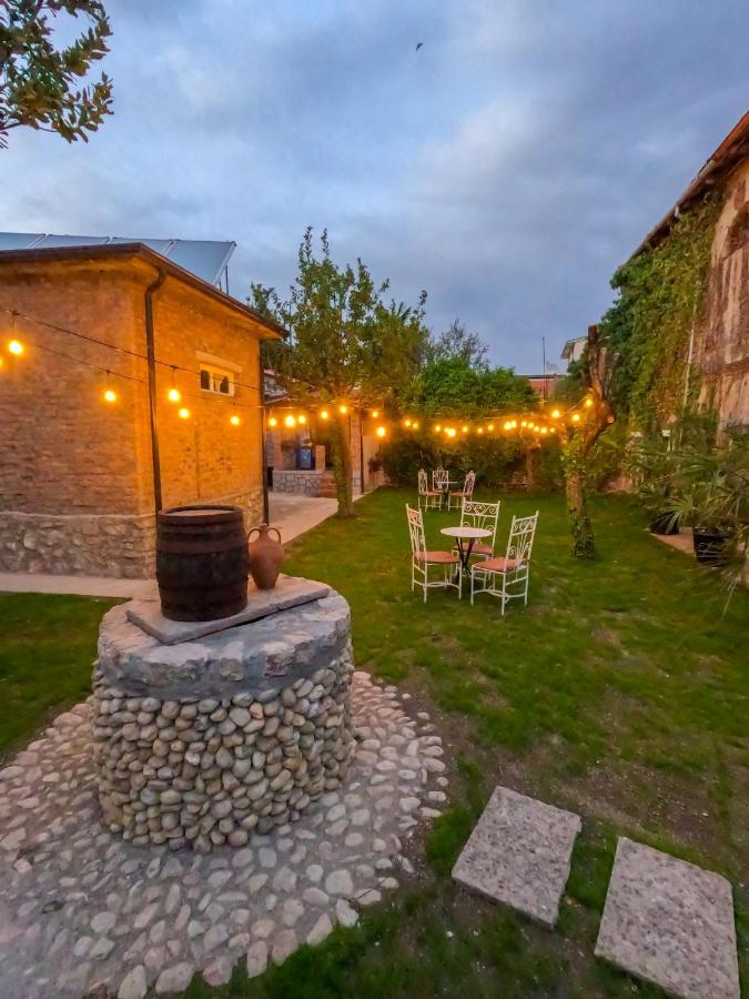 Intown Guesthouse Shkodra Exterior foto