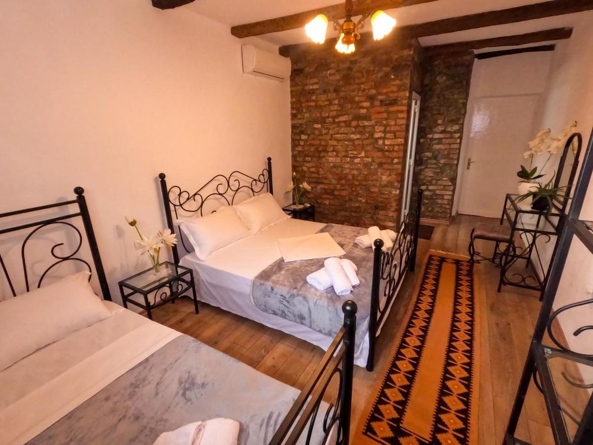 Intown Guesthouse Shkodra Exterior foto