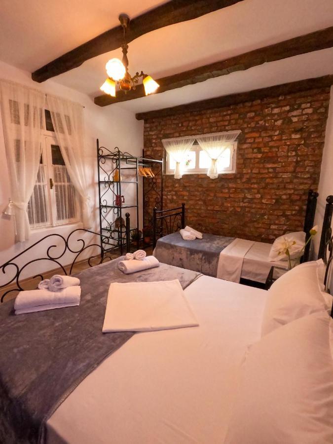 Intown Guesthouse Shkodra Exterior foto