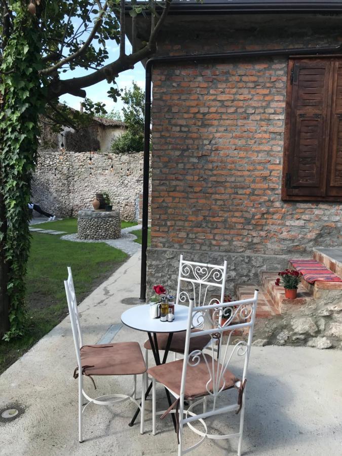 Intown Guesthouse Shkodra Exterior foto