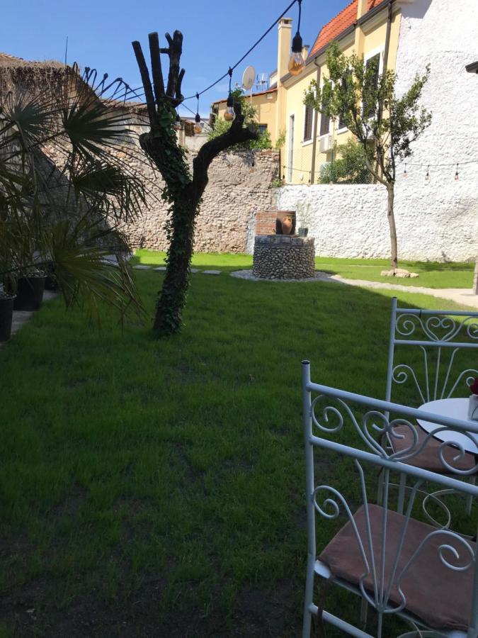 Intown Guesthouse Shkodra Exterior foto