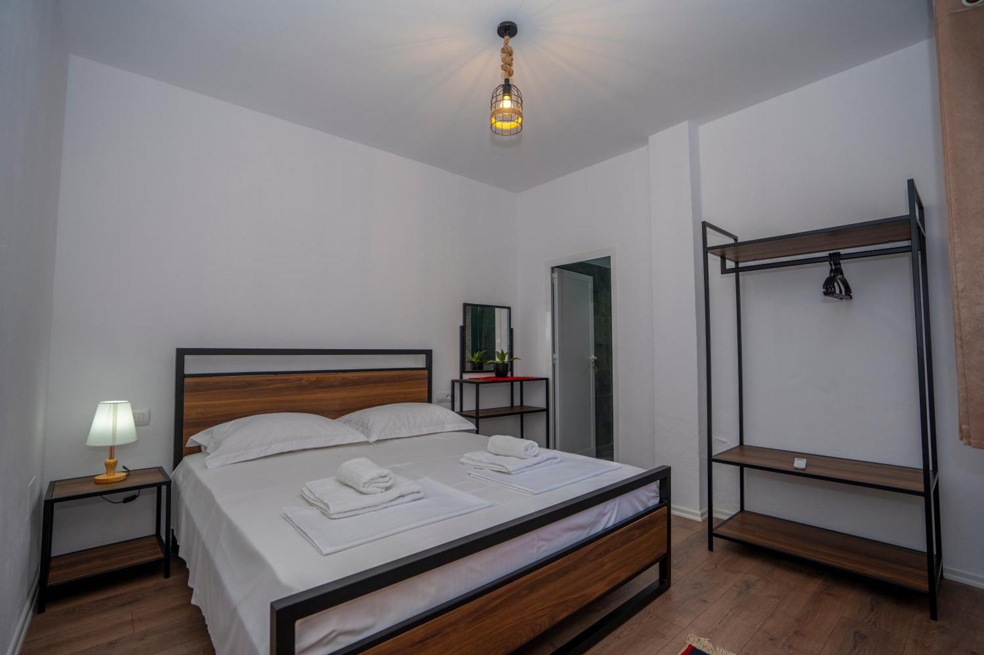 Intown Guesthouse Shkodra Exterior foto