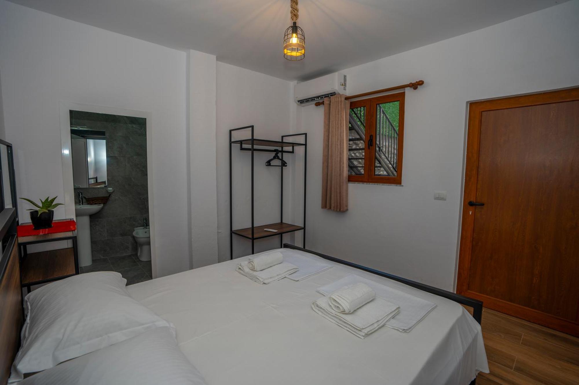 Intown Guesthouse Shkodra Exterior foto
