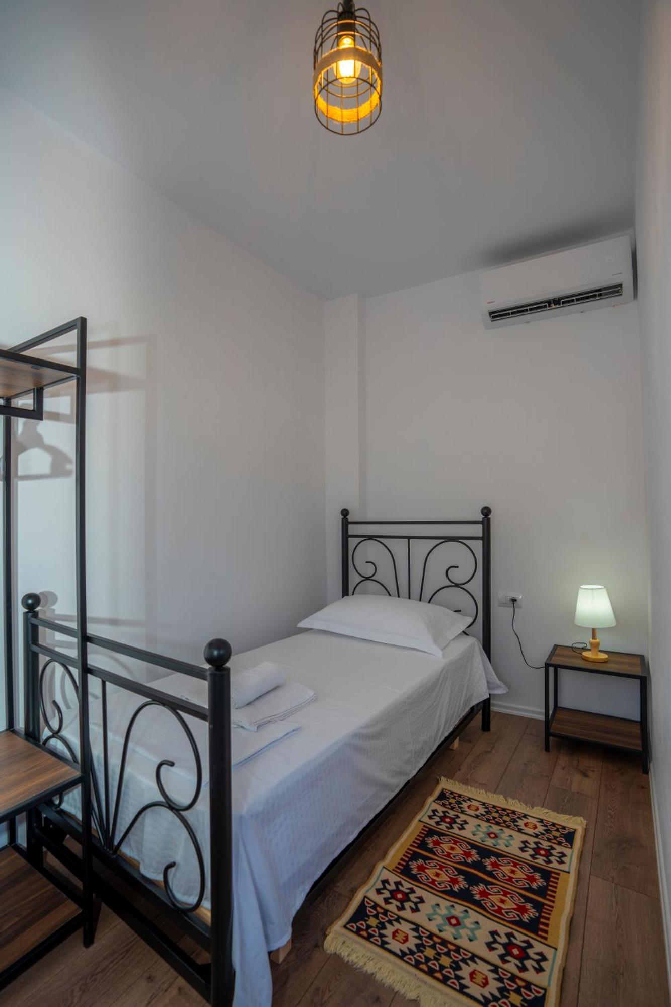Intown Guesthouse Shkodra Exterior foto