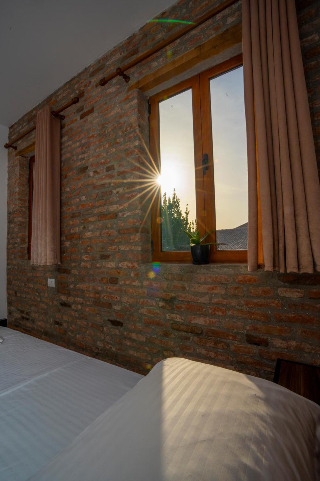 Intown Guesthouse Shkodra Exterior foto