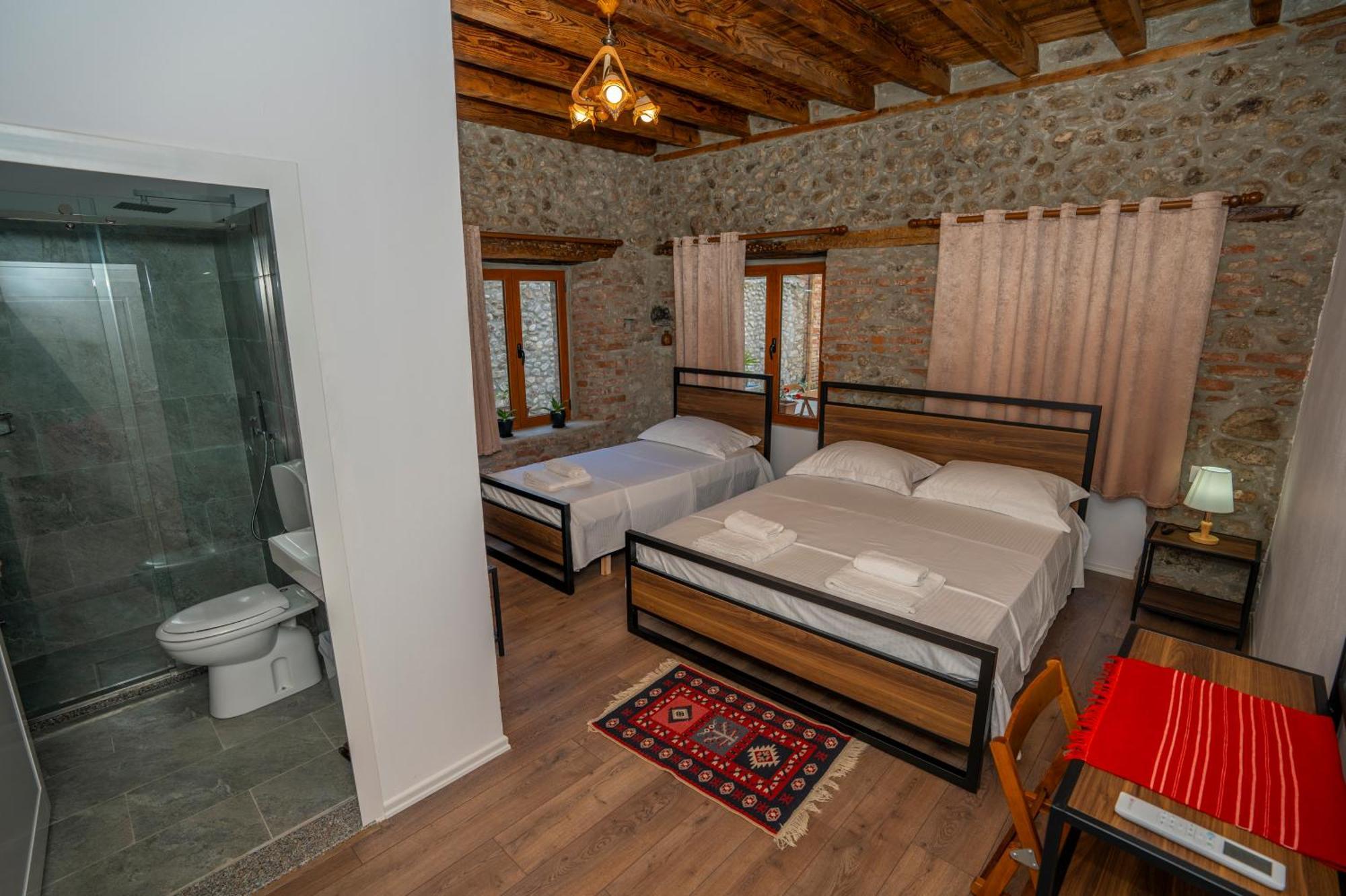 Intown Guesthouse Shkodra Exterior foto